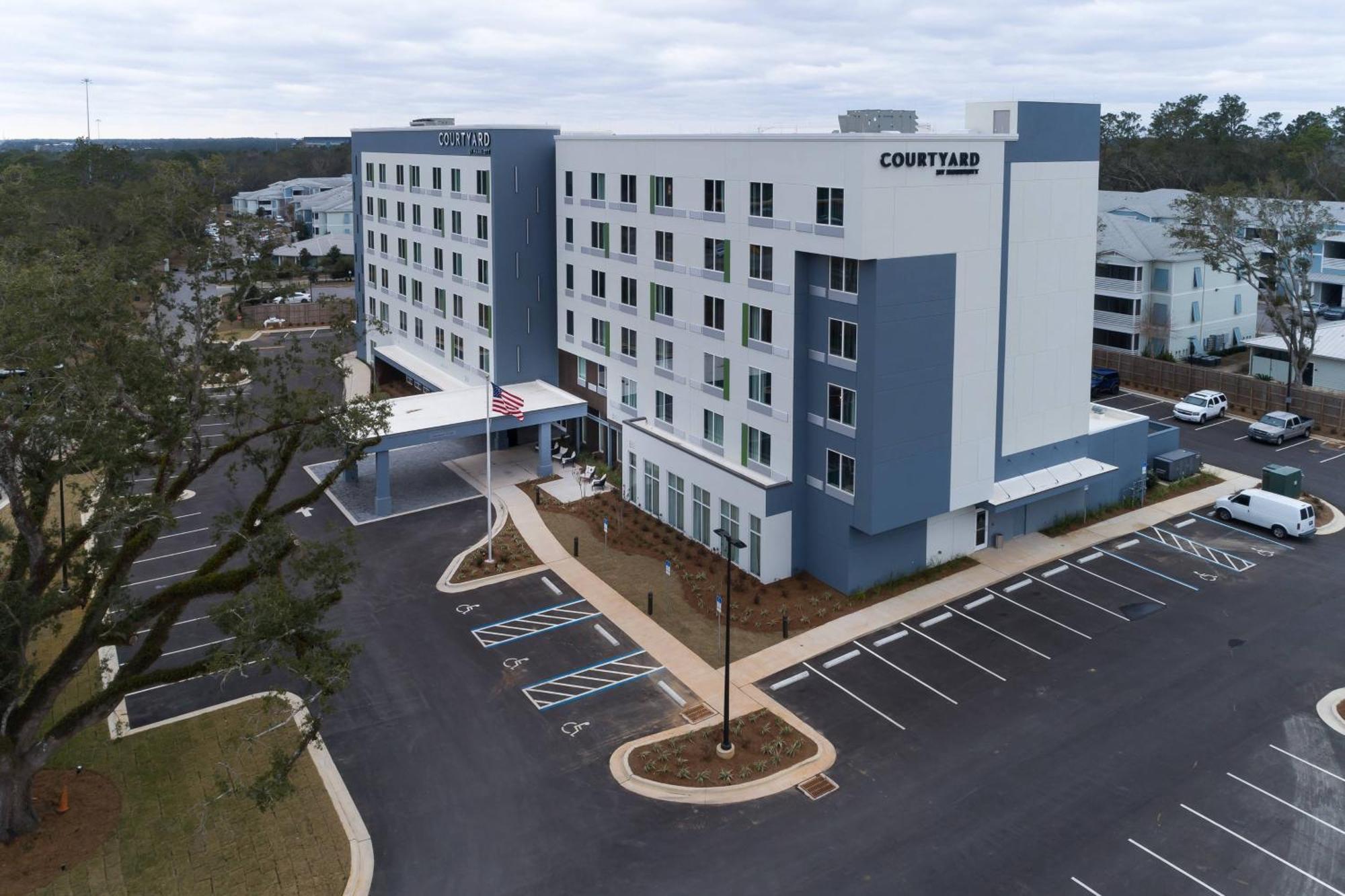 Courtyard By Marriott I-10 West Hotel